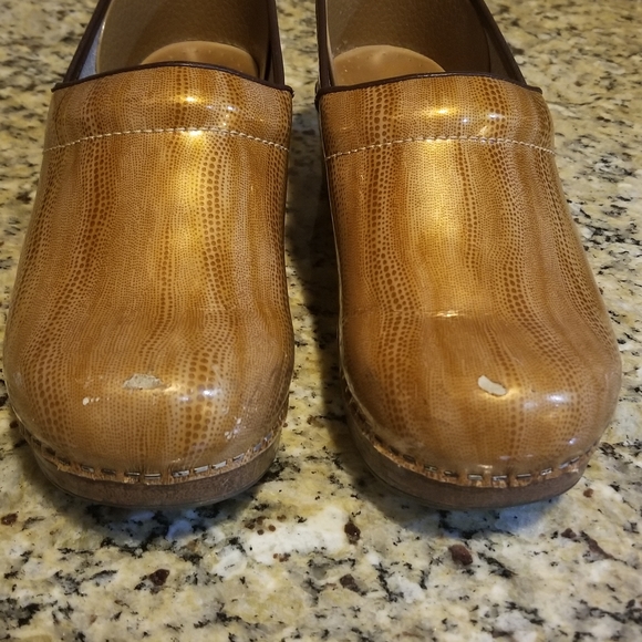 Dansko Women's Clogs size 8.5-9 - Picture 2 of 12